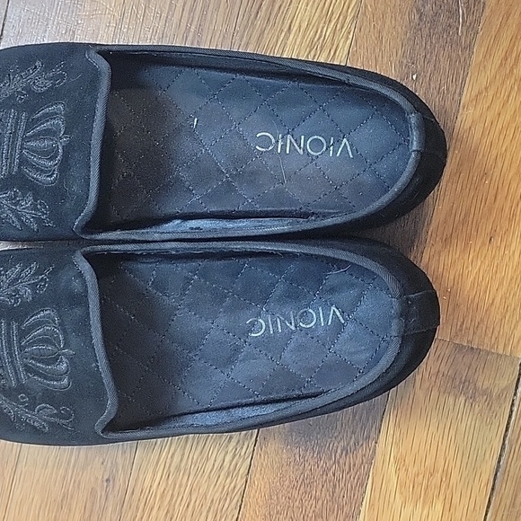 Vionic Women's Black Embroidered Slip-On Flats - Picture 12 of 12